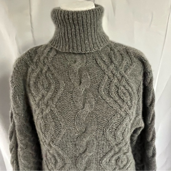Holt Renfrew Gray‎ Cable Knit Turtleneck Sweater 100% Cashmere M - Picture 1 of 10